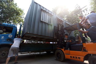 北京住人集装箱被城管清理 此前月租千元